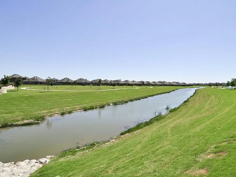 2512 Fountain Gate Dr — Photo 17