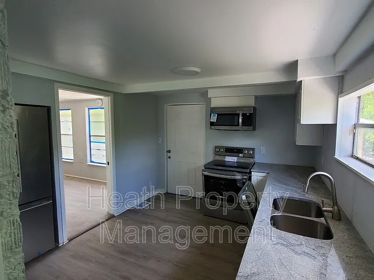 1735 25th St S #1 — Photo 33