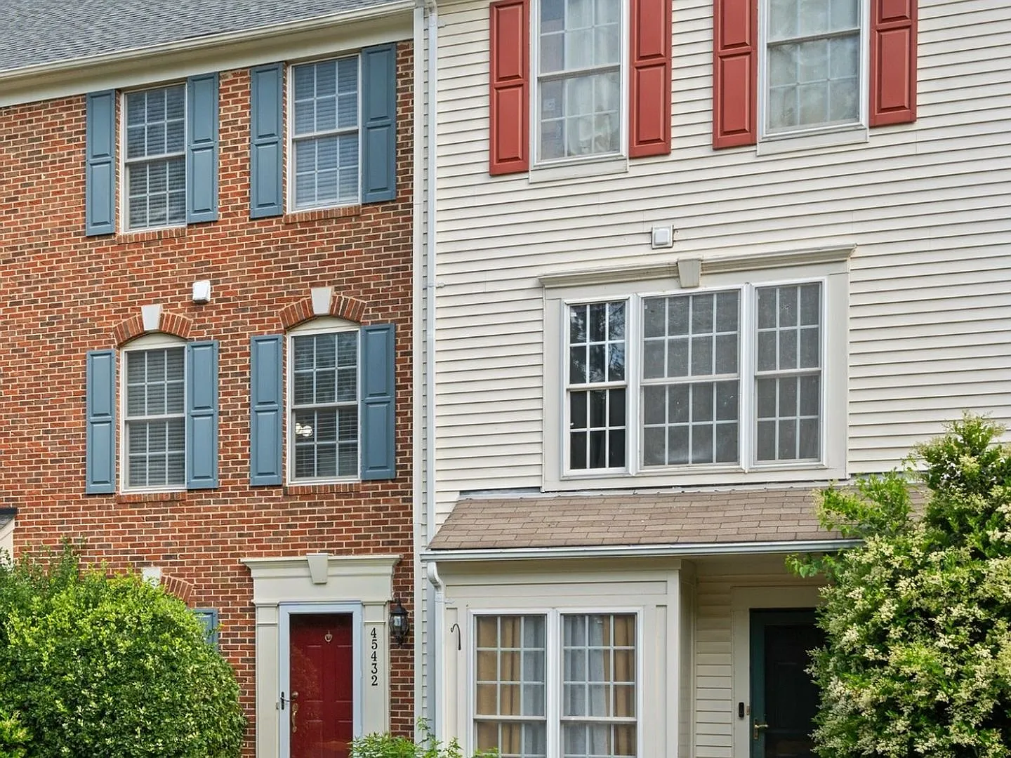 3 Bedroom Townhome in Sterling — Photo 3
