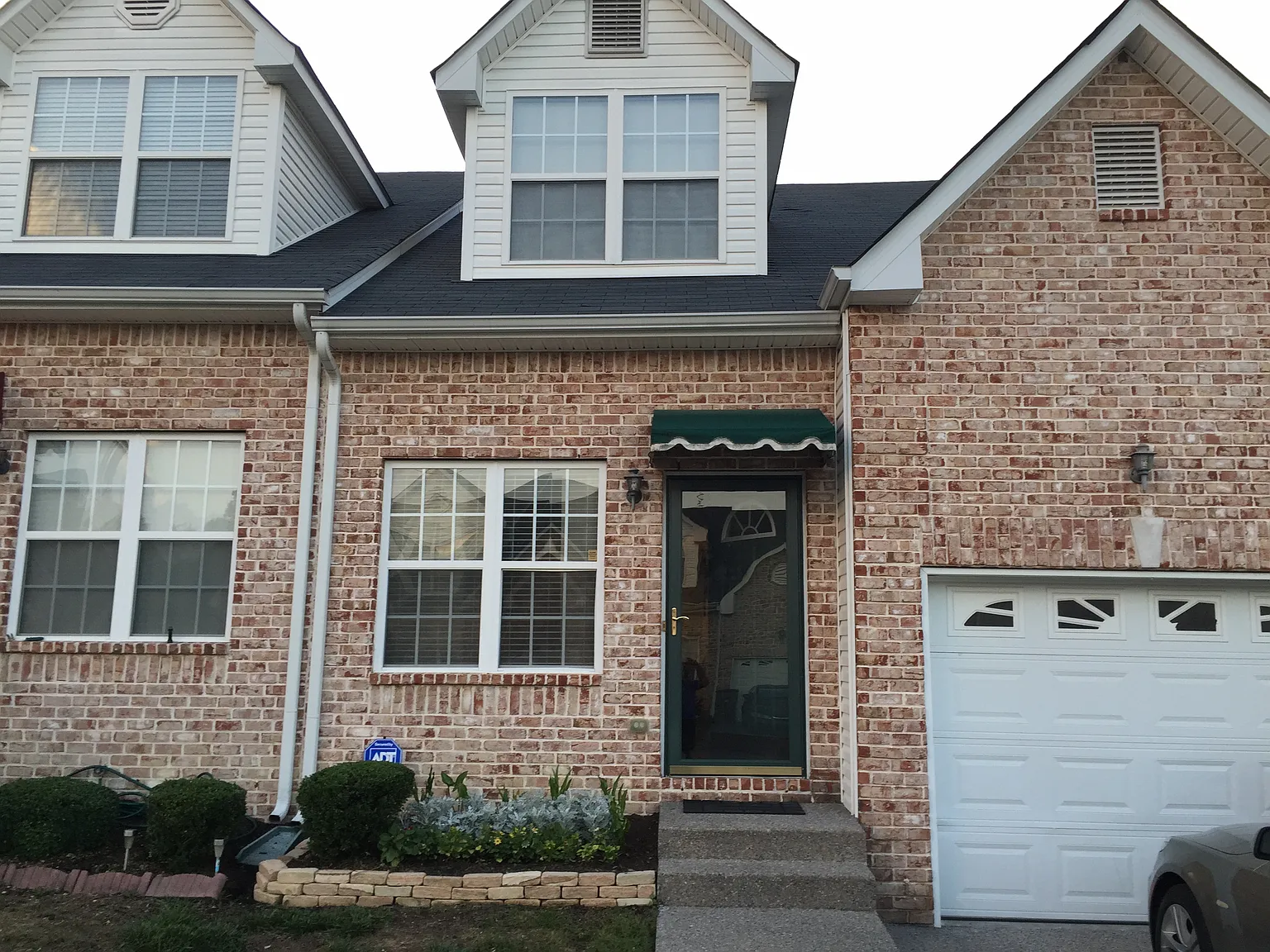 3 bed, 1525 sqft, $2,100 — Photo 3