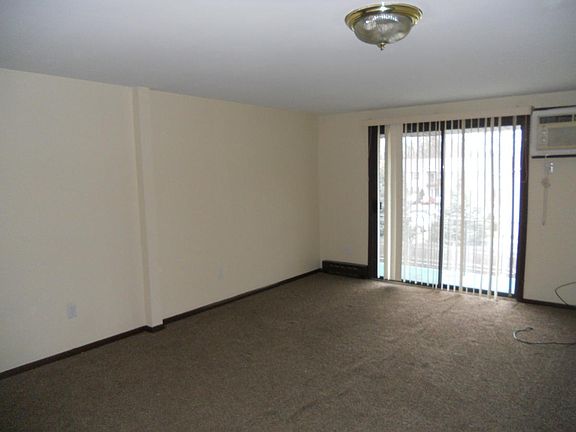 3rd image of 156 Robert Dr APT 14