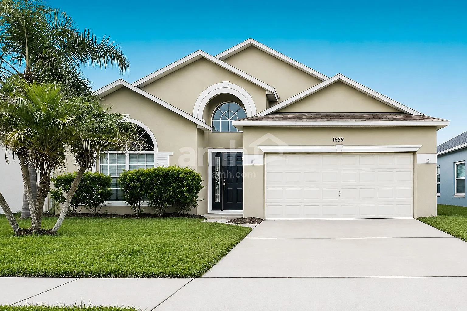 4 bed, 2.0 bath, 1960 sqft, $2,645 — Photo 1