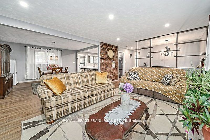 Peterborough House for rent - 3 Bedrooms — photo 5