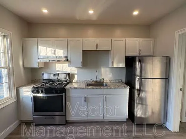 2842 Dixwell Ave, Hamden, CT