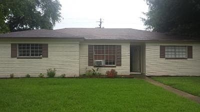 1st image of 320 Ferndale Ln