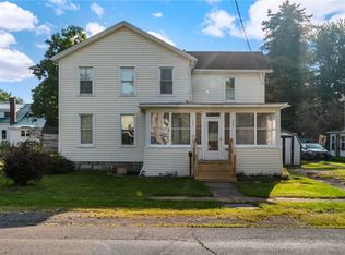 12 Center St, Waterloo, NY 13165