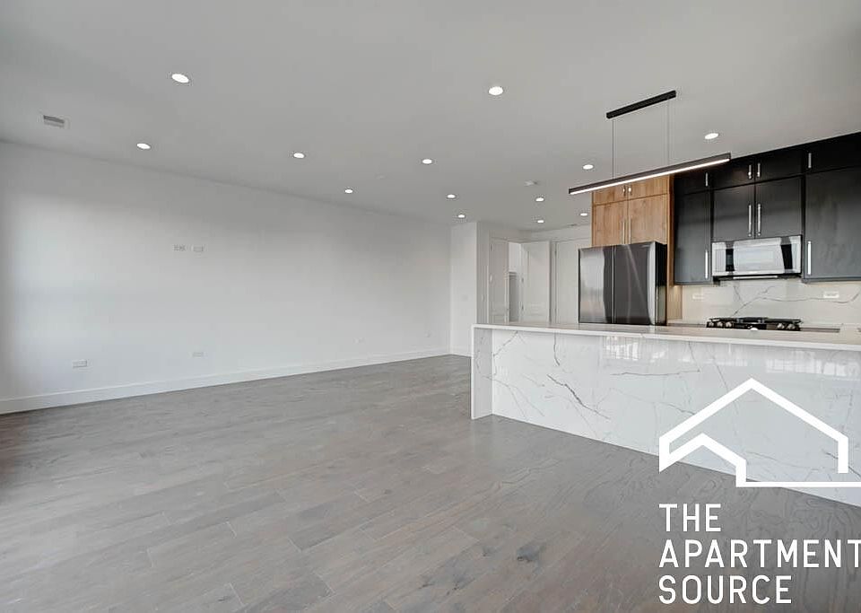 1st image of 3008 W Belden Ave #4