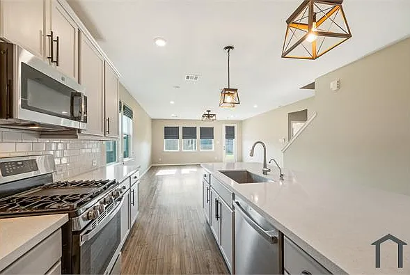 7314 Bristlegrass Colony Ct — Photo 8