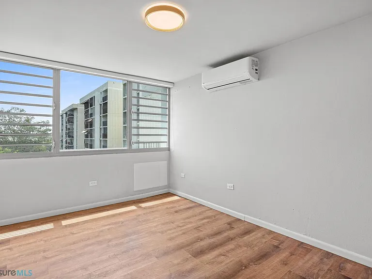 355 Calle Galileo #11L — Photo 24