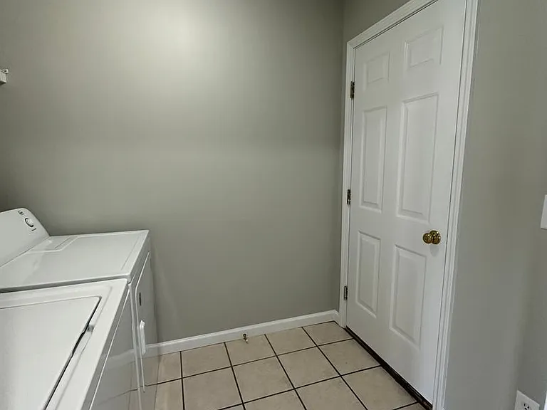 3749 Ellison Dr — Photo 10