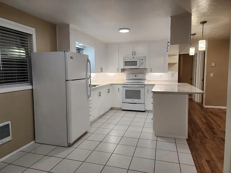 8695 SE 33rd Ave #H — Photo 12