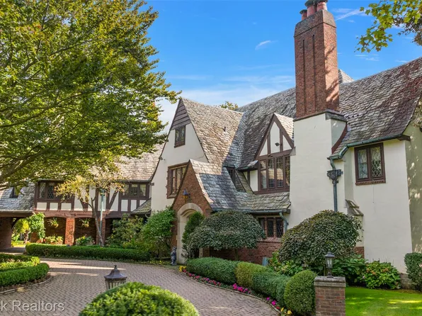 931 Vaughan Rd, Bloomfield Hills, MI 48304