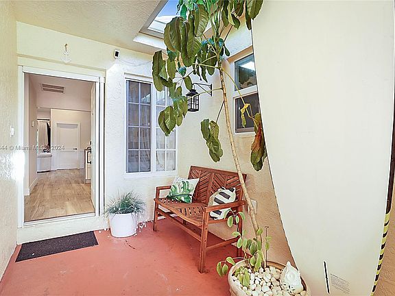 4th image of 5201 Casa Real Dr