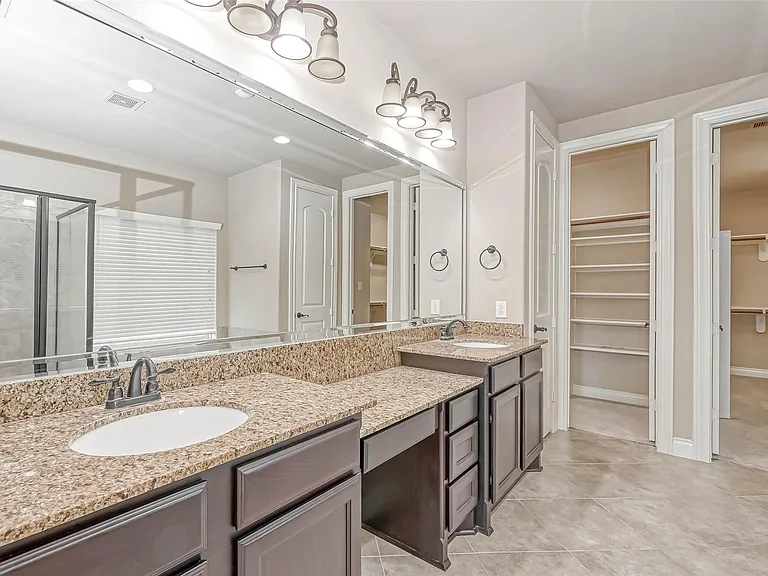27415 Blinkwood Park — Photo 17