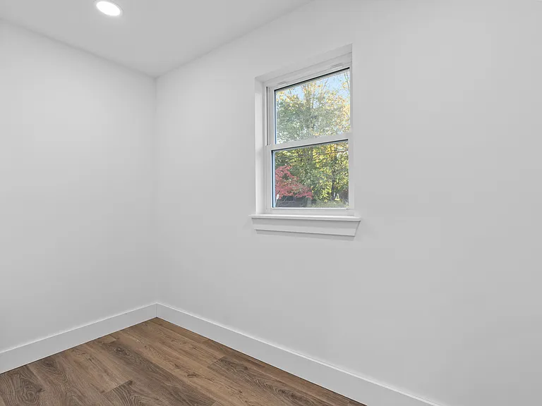 325 W Reliance Rd — Photo 30
