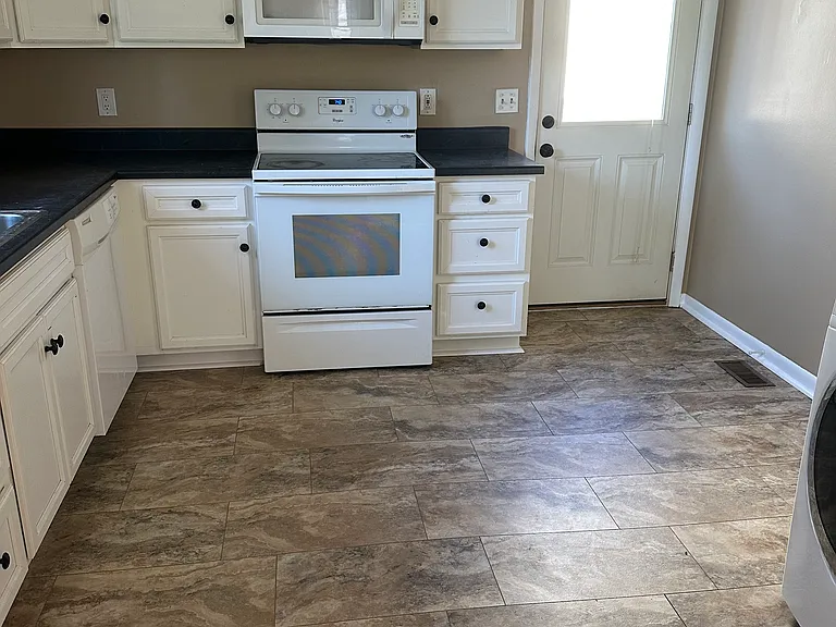 222 Harding Pl #A — Photo 2
