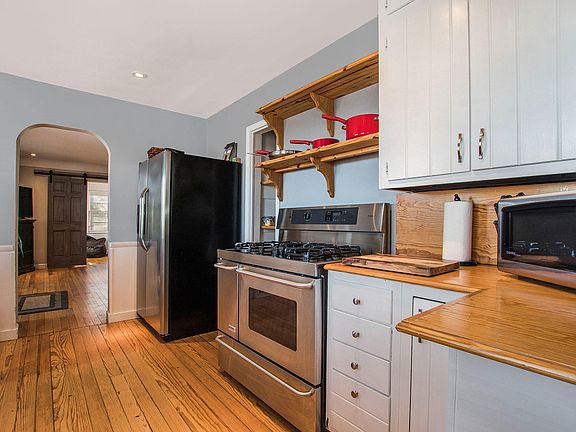 3rd image of 2288 58th St