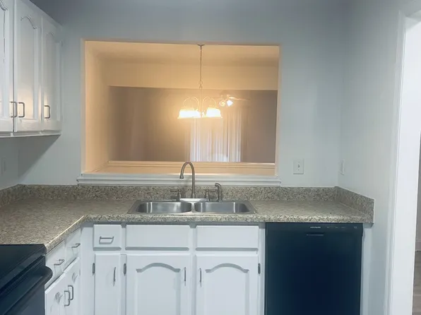 2505 W Broad St APT 311, Athens, GA 30606