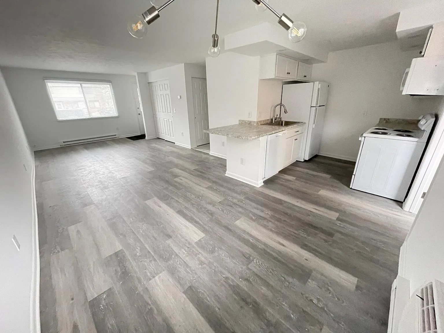 2 bed, 1.5 bath, 1164 sqft, $1,790 — Photo 3