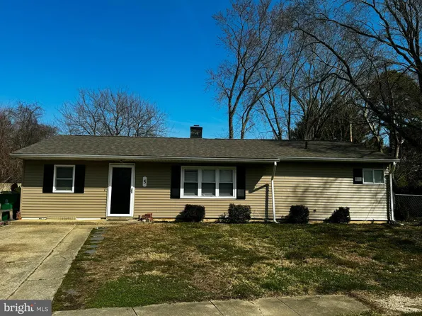 5 Washington Pl, Dover, DE 19901