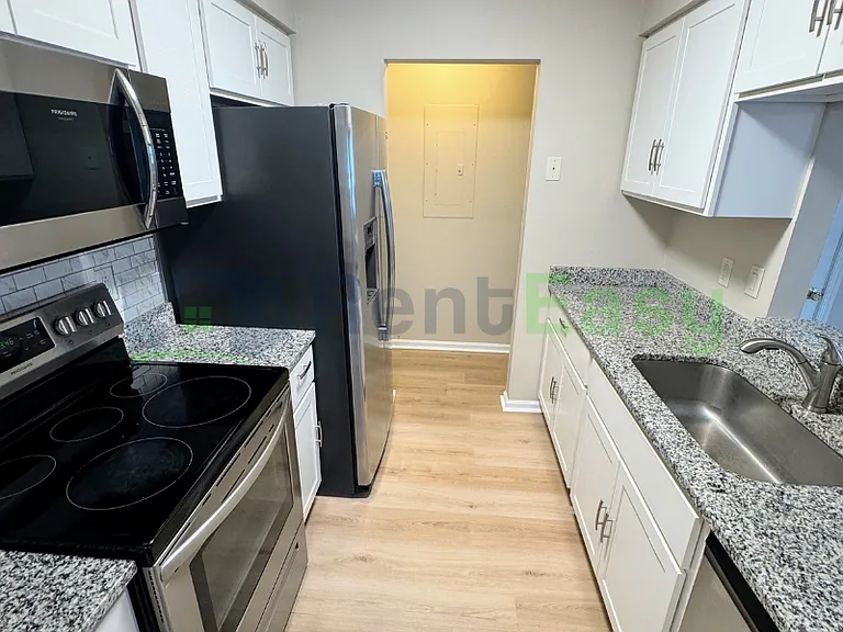 401 Henley Ct #C — Photo 6