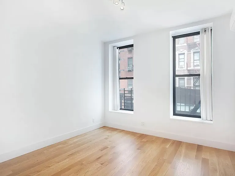 168 Suffolk St #3A — Photo 5