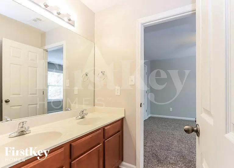 115 Macalester Dr — Photo 13
