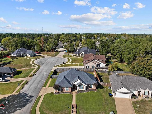 4th image of 2112 Katie Lee Ln