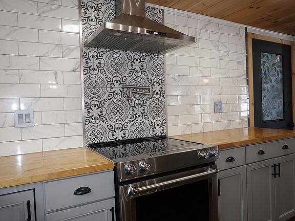 5th image of 2 Hutchins Circle