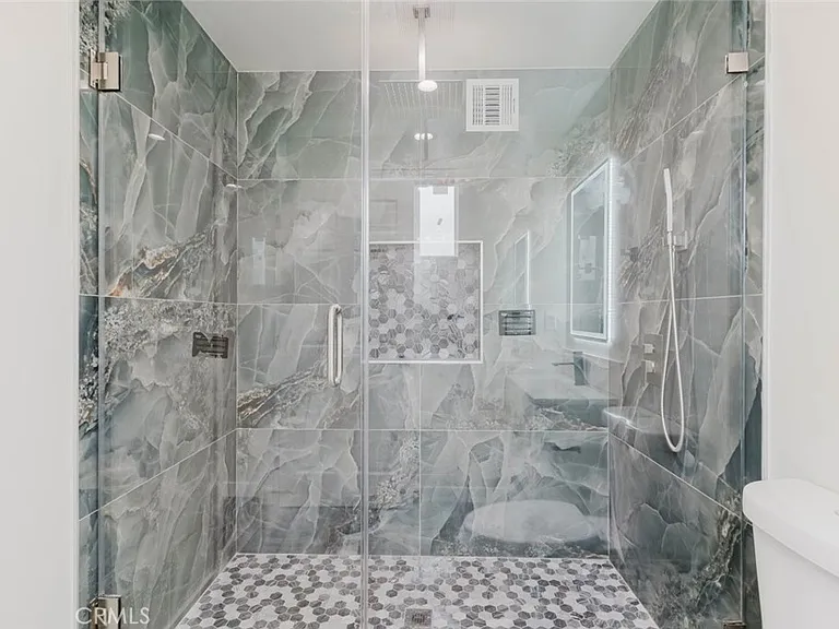 7732 Etiwanda Ave #1/2 — Photo 18