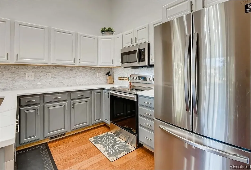 3 bed, 2302 sqft, $2,890 — Photo 3