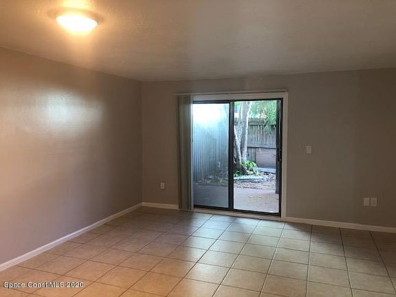 5th image of 7302 Poinsetta Ave #7302