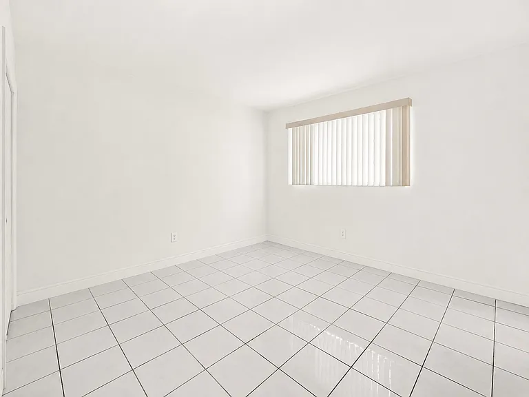 223 Antilla Ave #2 — Photo 7