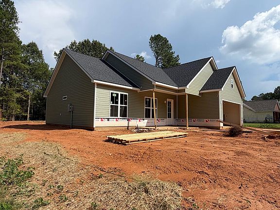 2nd image of 121 Lingold Rd