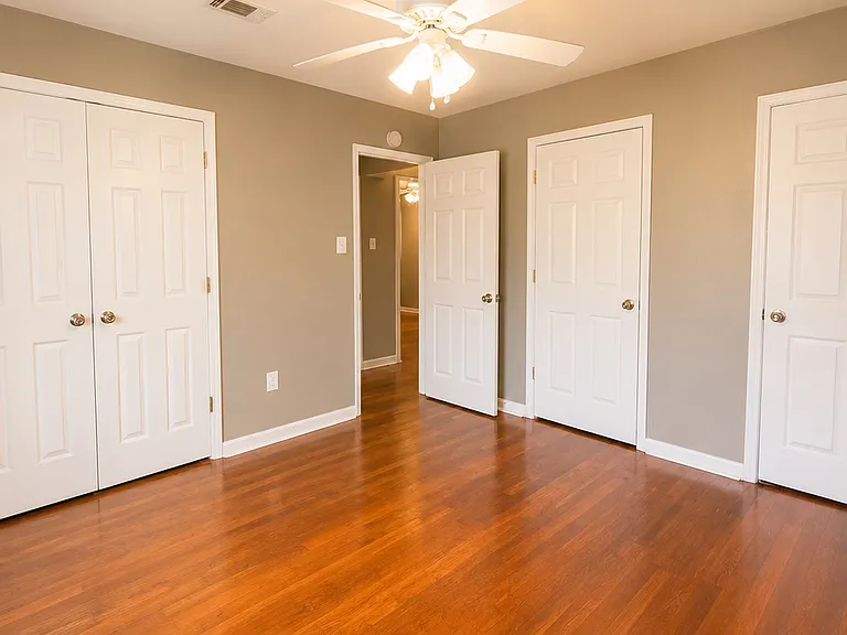 1641 Woodburn St — Photo 13