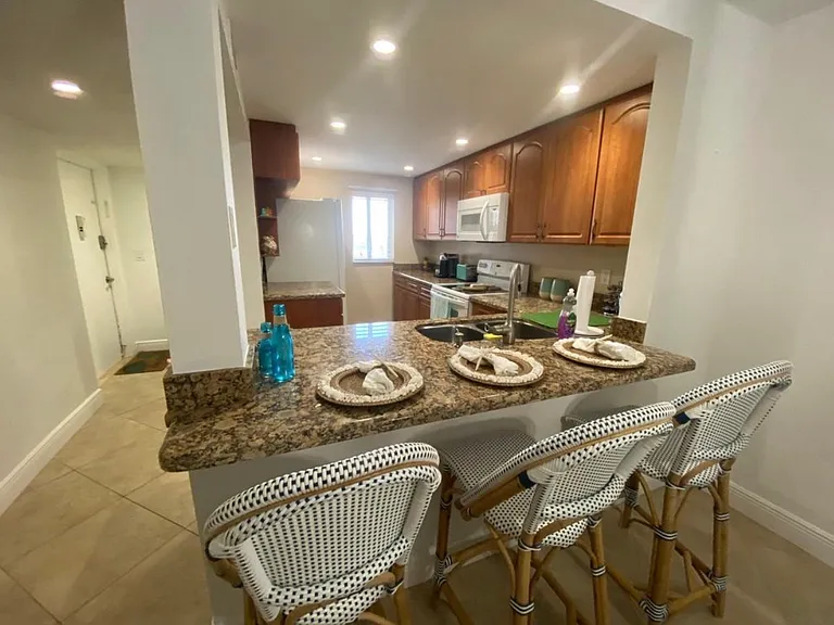 101022 S Ocean Dr — Photo 11