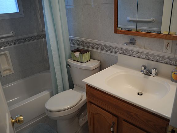 3rd image of 50 Arrow Ln