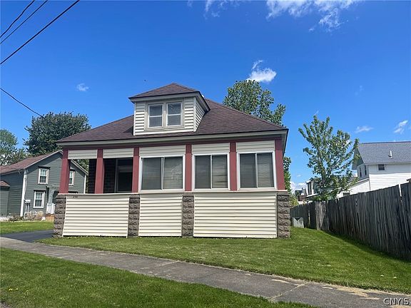 2nd image of 208 North St