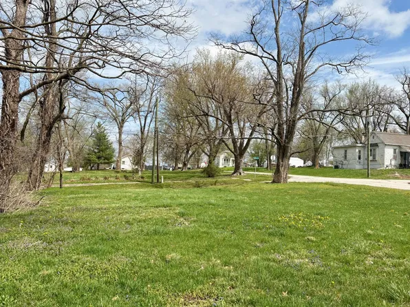 202 N Olive St, Albany, MO 64402