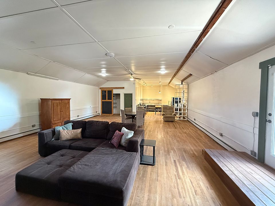 1st image of 299 W Jefferson Ave