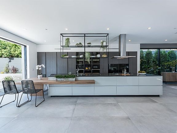 5th image of 4131 Benedict Canyon Dr