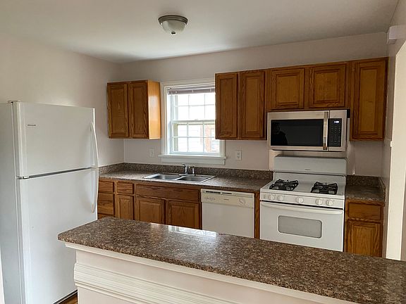 5th image of 1210 Starling Cir