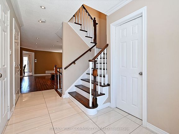 4th image of 73 Laurendale Ave