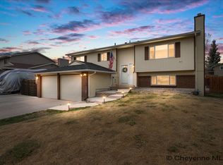5400 Rangeview Dr, Cheyenne, WY 82001