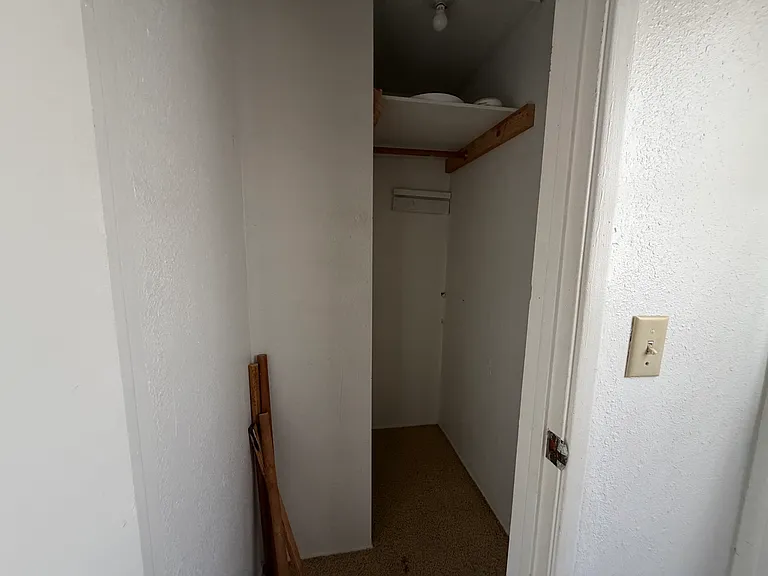 222 Elder Ave — Photo 18