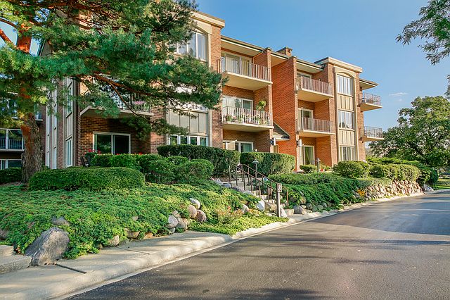 1st image of 6 Oak Brook Club Dr APT K304
