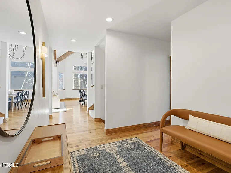 1239 W Links Dr — Photo 3