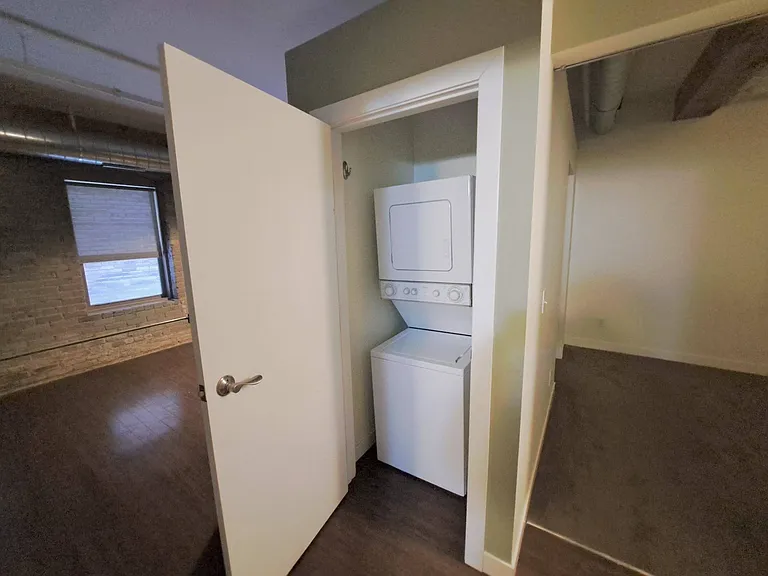 La Pompadour Apartments — Photo 44