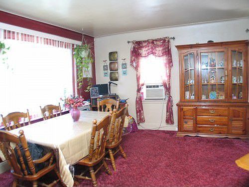 4th image of 2335 Laconia Ave