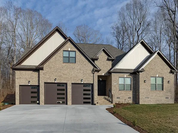 3802 Lyle Creek Dr NE, Conover, NC 28613